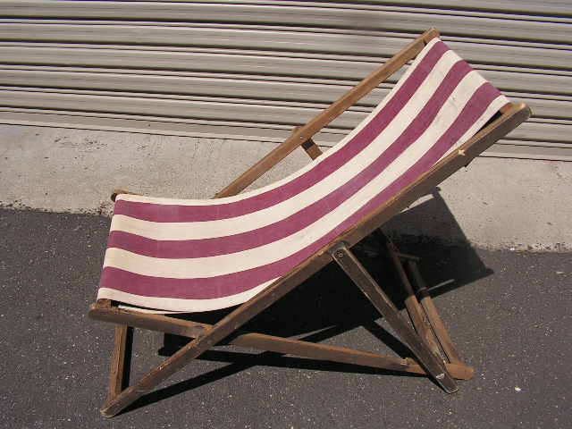 CHAIR, Deck Chair - Maroon & White, Aged Timber Frame